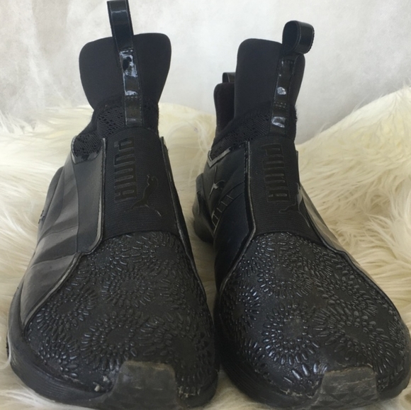 PUMA black sneaker pull on laceless sneaker patent leather & soft inner sleeve - Picture 7 of 12